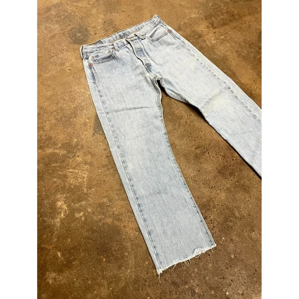 Levi's 501 Original Jeans Men 31x32 Blue Denim Stonewash Cotton Raw Hem Straight